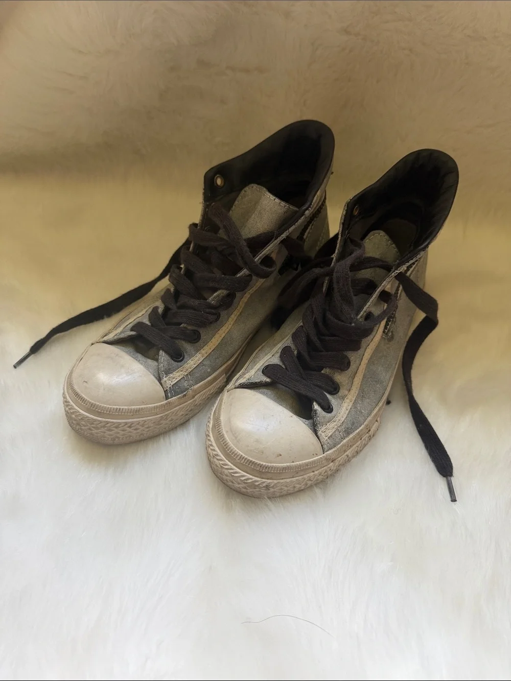 Converse Kids' Gray and Black High-Top Sneakers sz 3